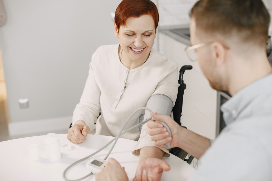 The Rise of Home-Based Healthcare: Advantages and Challenges